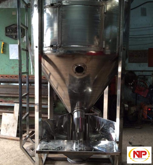 Máy trộn hạt nhựa